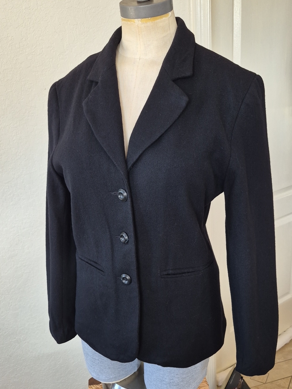 Sag Harbor, Prophecy 90s, 100% Wool Textured Three Button blazer Sz 6